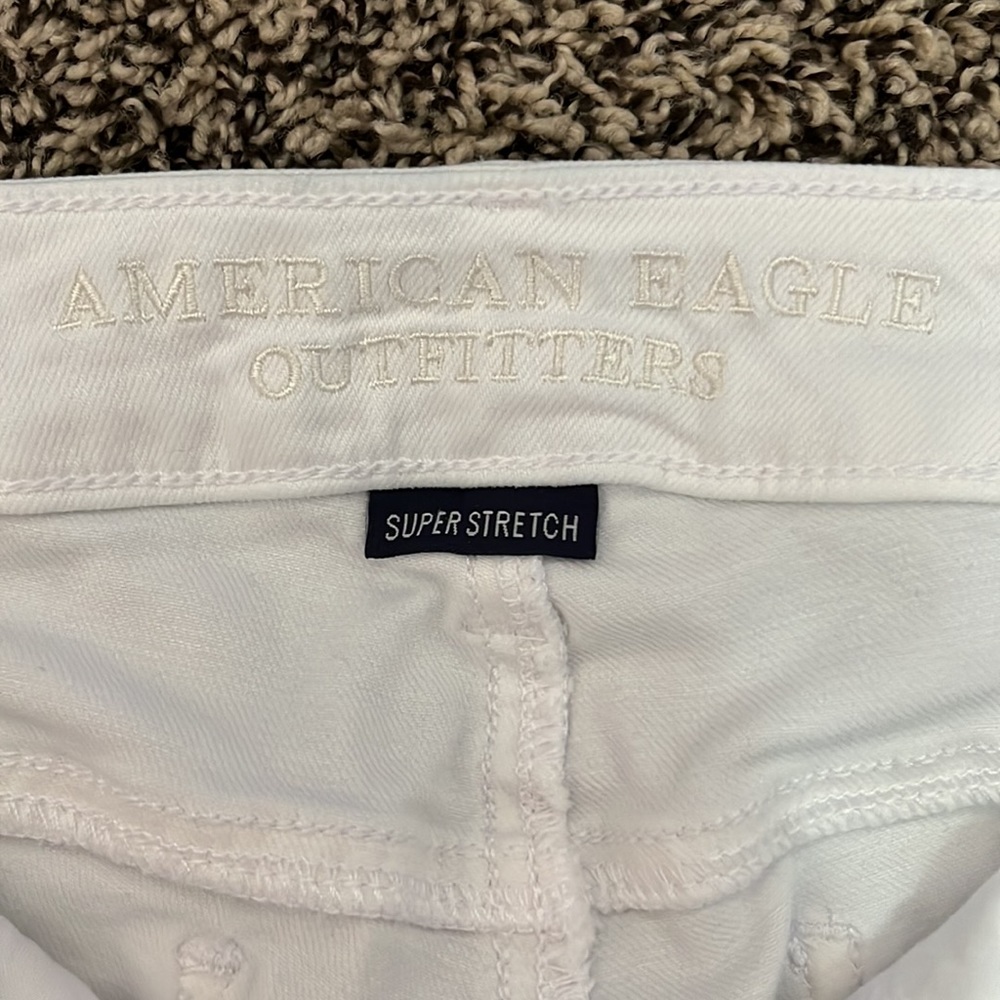 white, low waist american eagle jeans - Picture 2 of 3